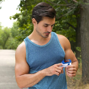  Man using the Zacurate 500BL Pulse Oximeter 