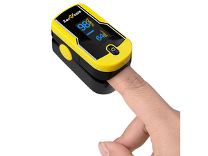 A finger inside of the Zacurate 500F Pulse Oximeter